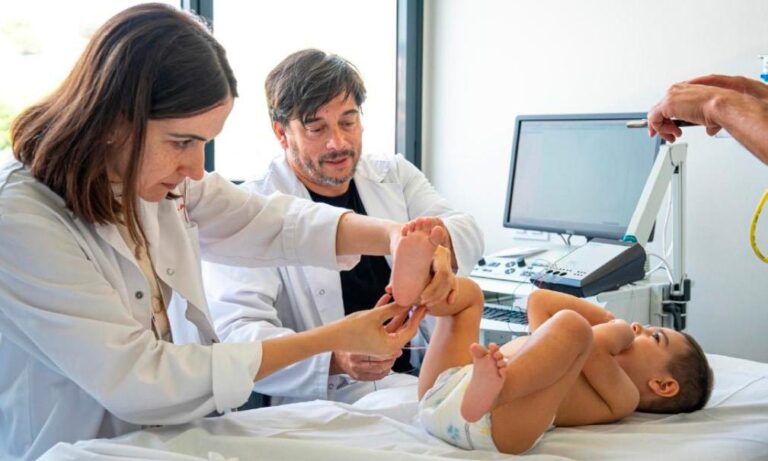 ESPAÑA APLICA POR PRIMERA VEZ UNA TERAPIA GÉNICA PARA UNA ENFERMEDAD ULTRA-RARA EN UN HOSPITAL DE REFERENCIA